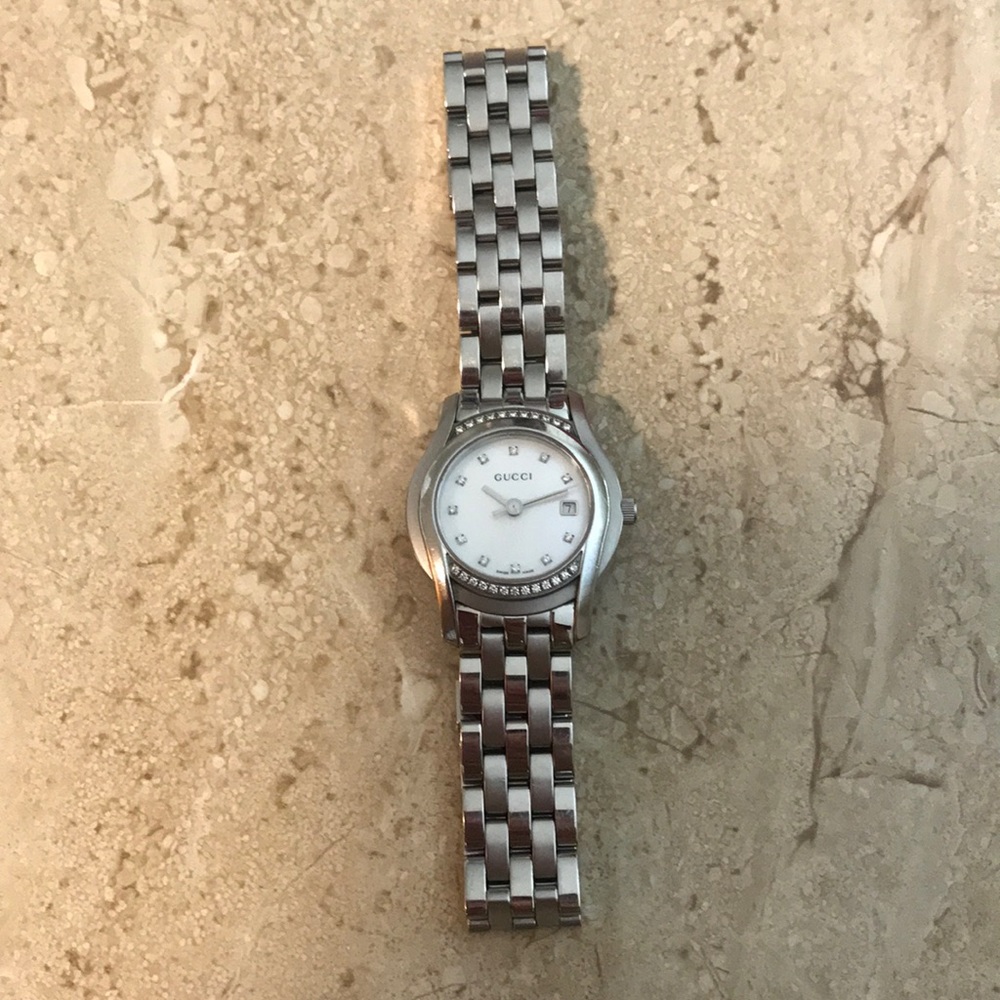 Authentic Gucci Stainless Steel w/ Diamonds Watch